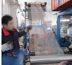 China Volle automatische PVC-Schrumpffolie-Schlagmaschinen-einzelner Aufzug-Schlageinheit SJ40-Sm500 fournisseur