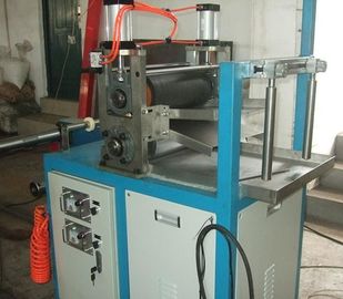 China PVC-Film-Produktionsmaschinen mit Plastikfilm-Verdrängungs-Prozess distributeur