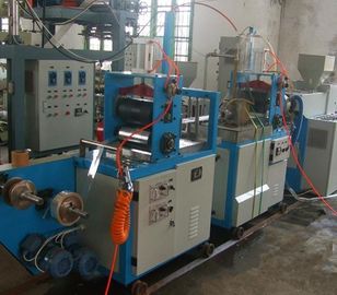 China Wasser gelöschte Verdrängungs-Maschinen-Hochleistung der Blasfolie-5-15kg/H usine